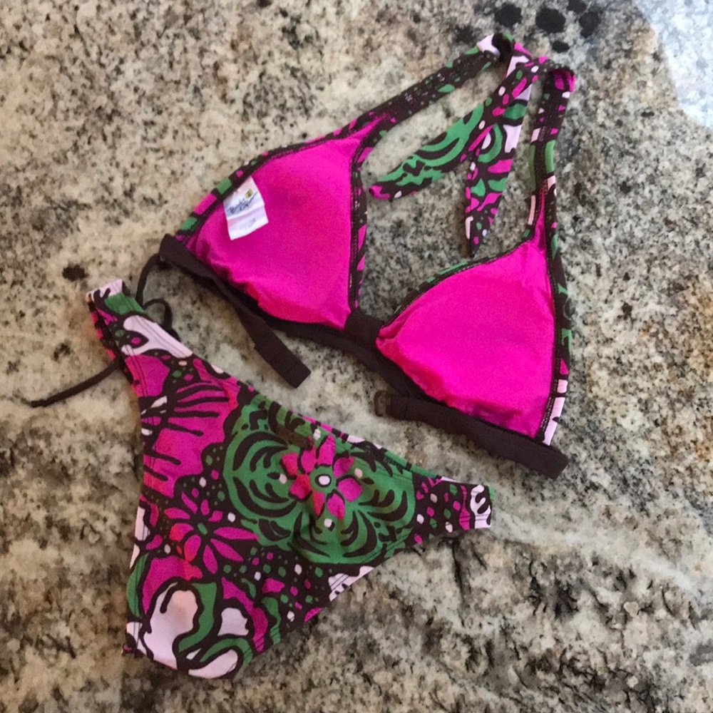 Bikini - Picture 2 of 2